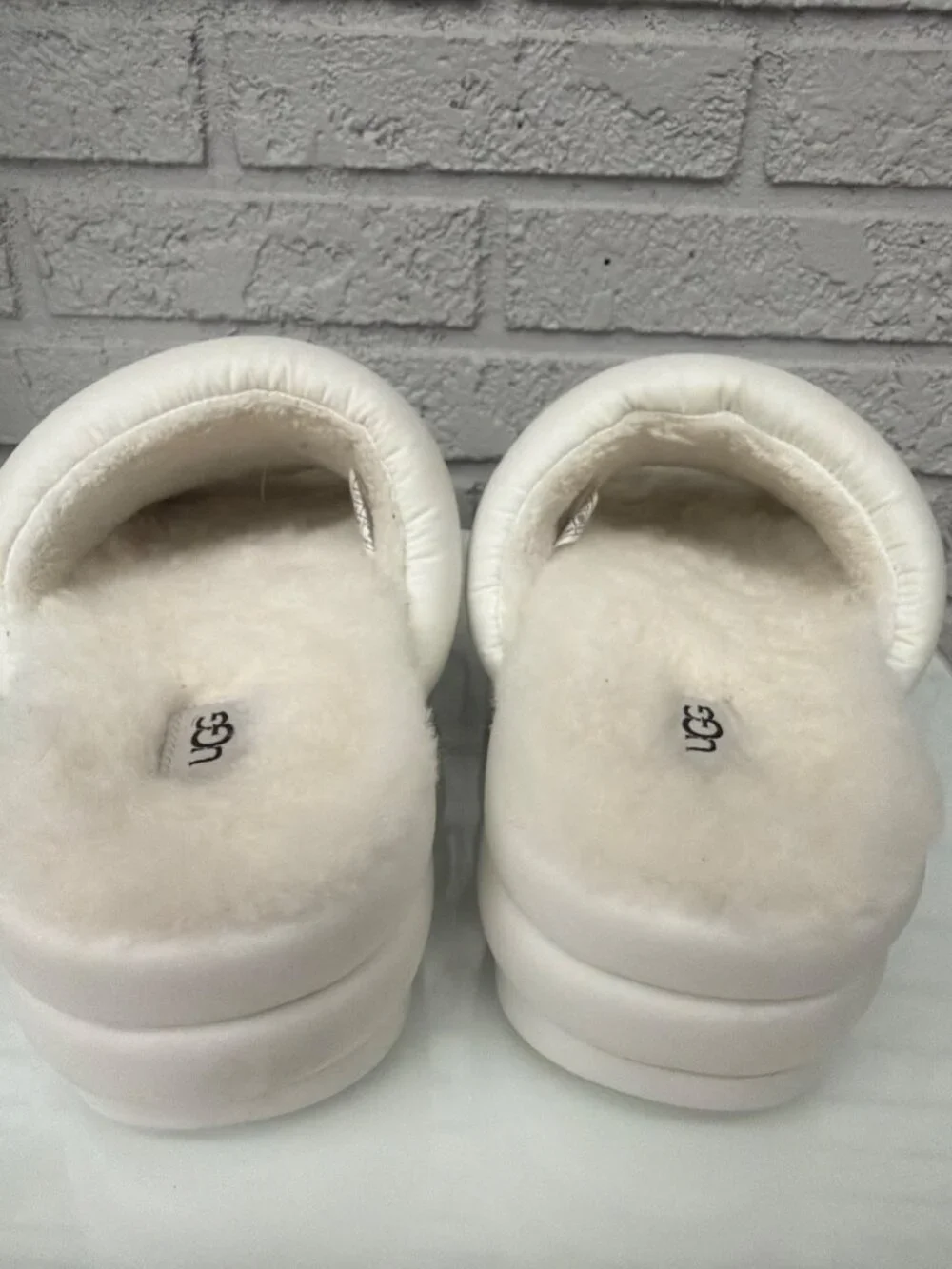 Ugg Women’s Maxi Logo Quilted Puff Platform Slides Size 9